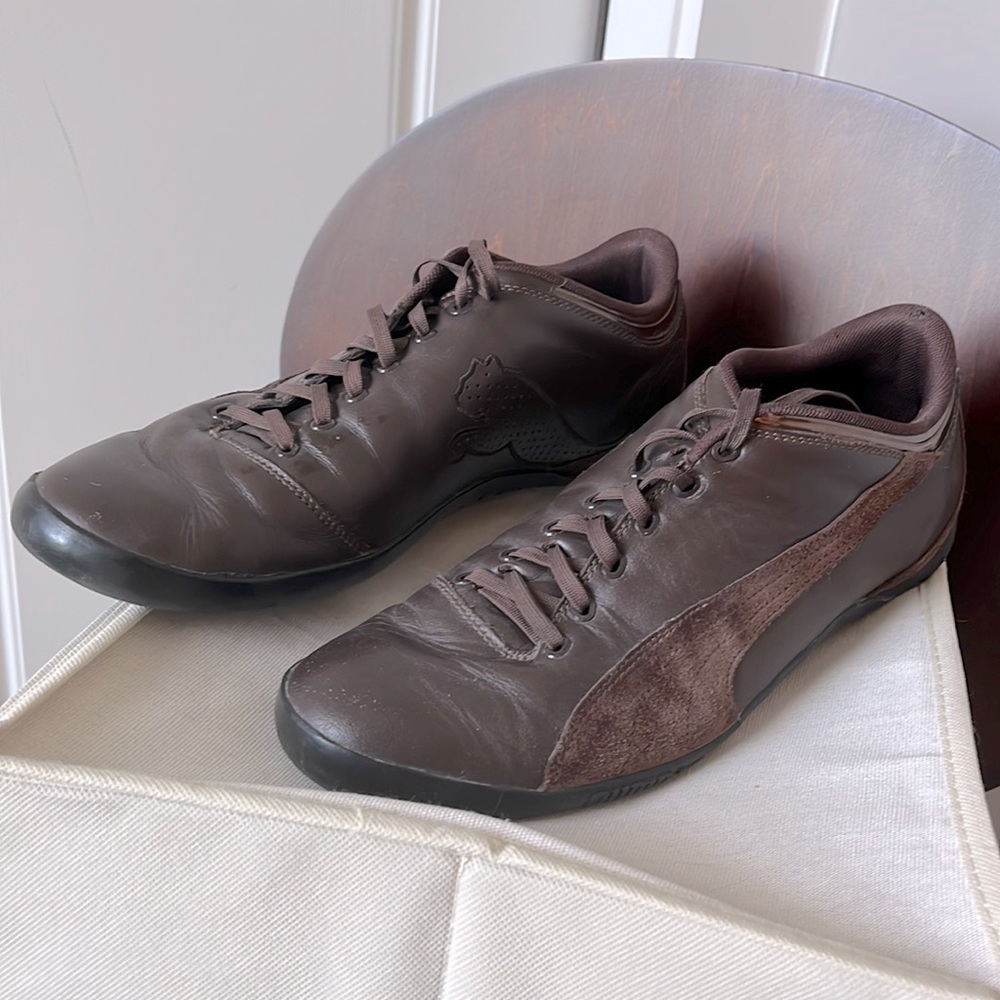 Men’s puma 9 1/2 brown leather lifestyle sneakers.